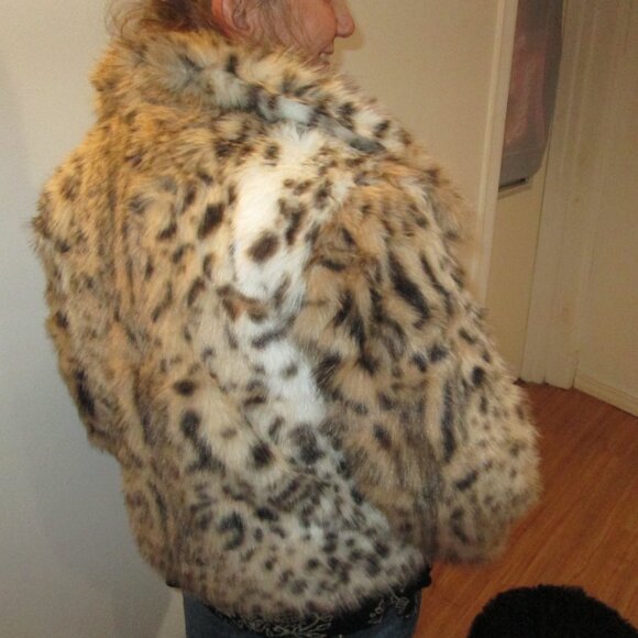 Jessica Simpson Faux Fur leopard Jacket Size Large NWT's - Picture 10 of 10